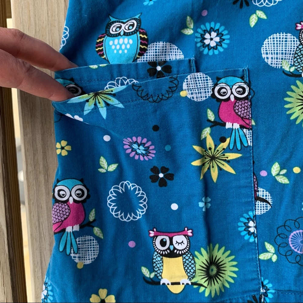 Blue Owl Scrub Top - Picture 6 of 7